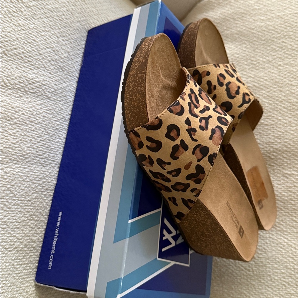 White Mountain Leopard Print Slide Sandals - Picture 4 of 5